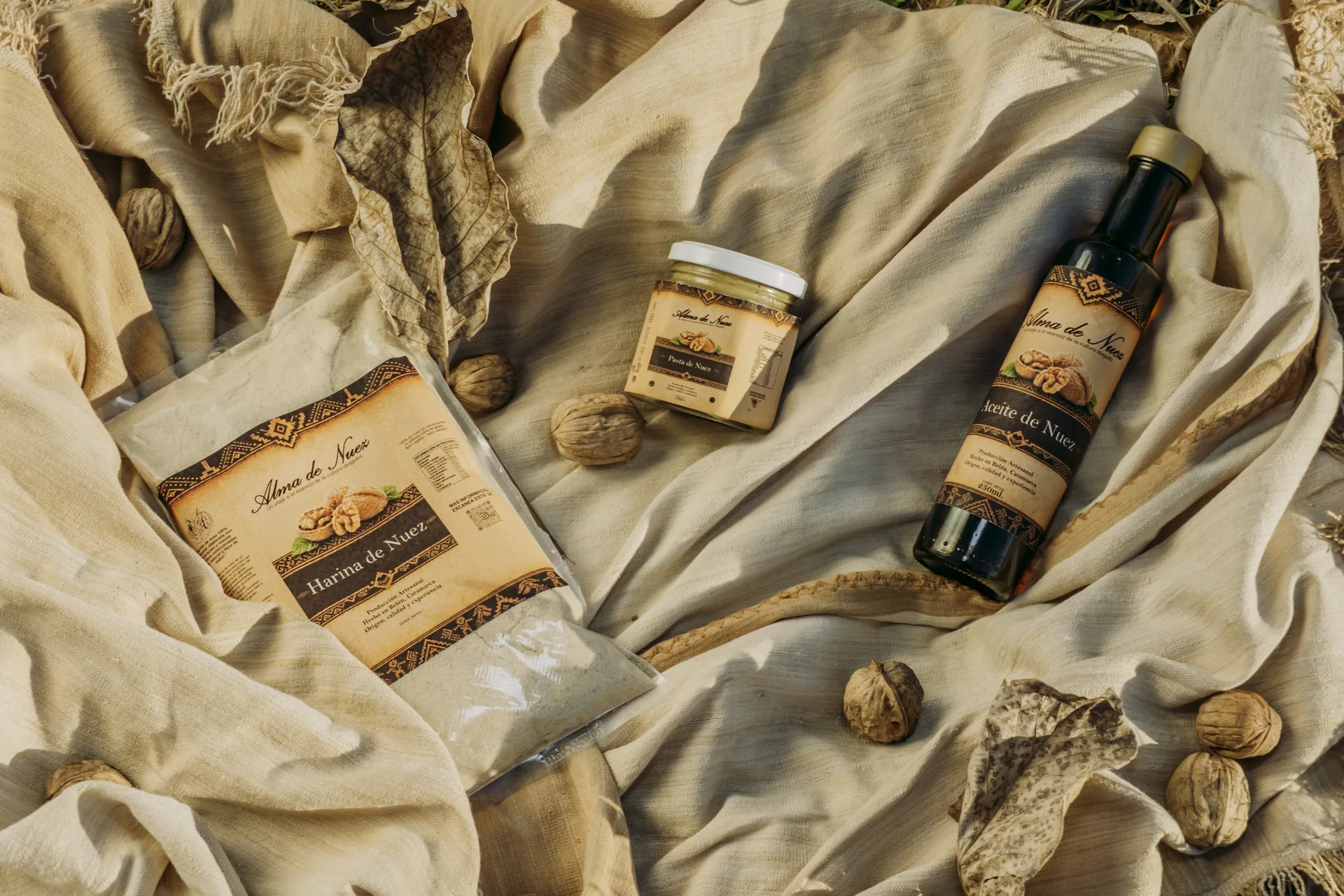 Aceite, harina y pasta de nuez Alma de Nuez, elaborados en Belén, Catamarca